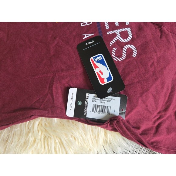 NWT Girl's XL (16) Cleveland Cavaliers Maroon/Gray Short Sleeve V-Neck Shirt - Picture 4 of 7